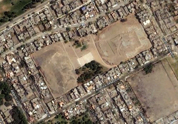 Foto 4. Foto aérea del estado actual de Huaca Granados, nótese que ha quedado cercada por las urbanizaciones modernas
